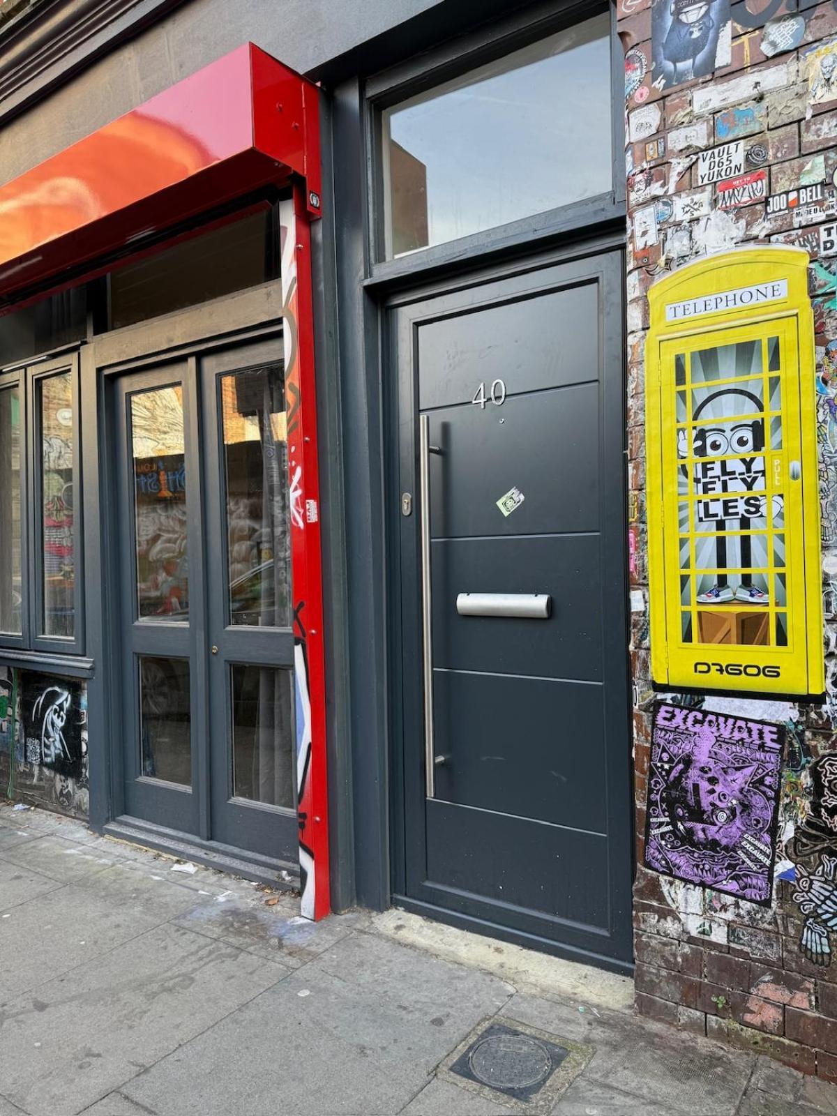 In Bricklane Elaris40